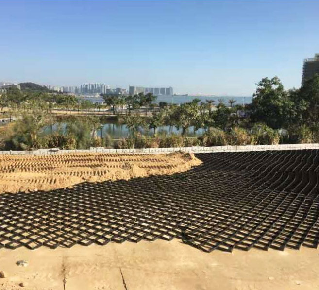 土工格室施工現(xiàn)場(chǎng)